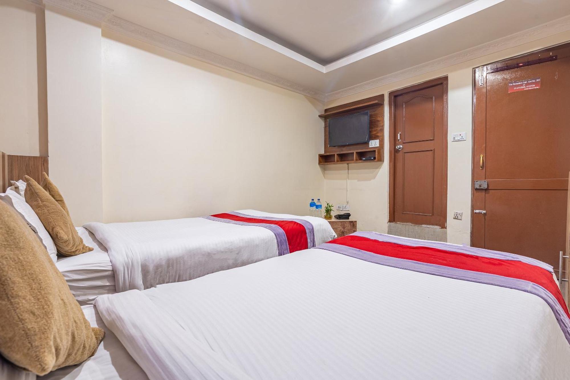 Oyo 821 Hotel Gauri Kathmandu Esterno foto