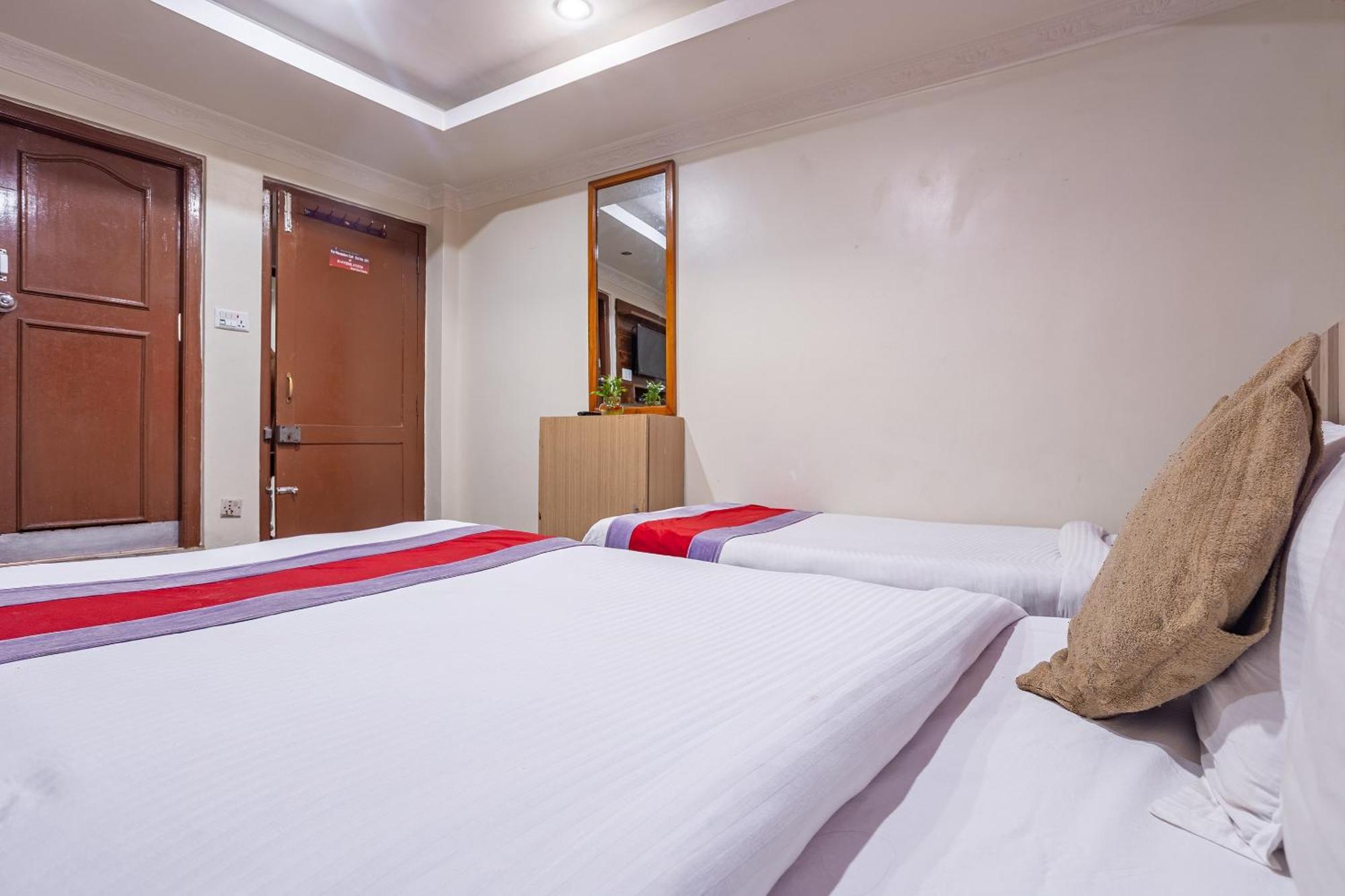 Oyo 821 Hotel Gauri Kathmandu Esterno foto